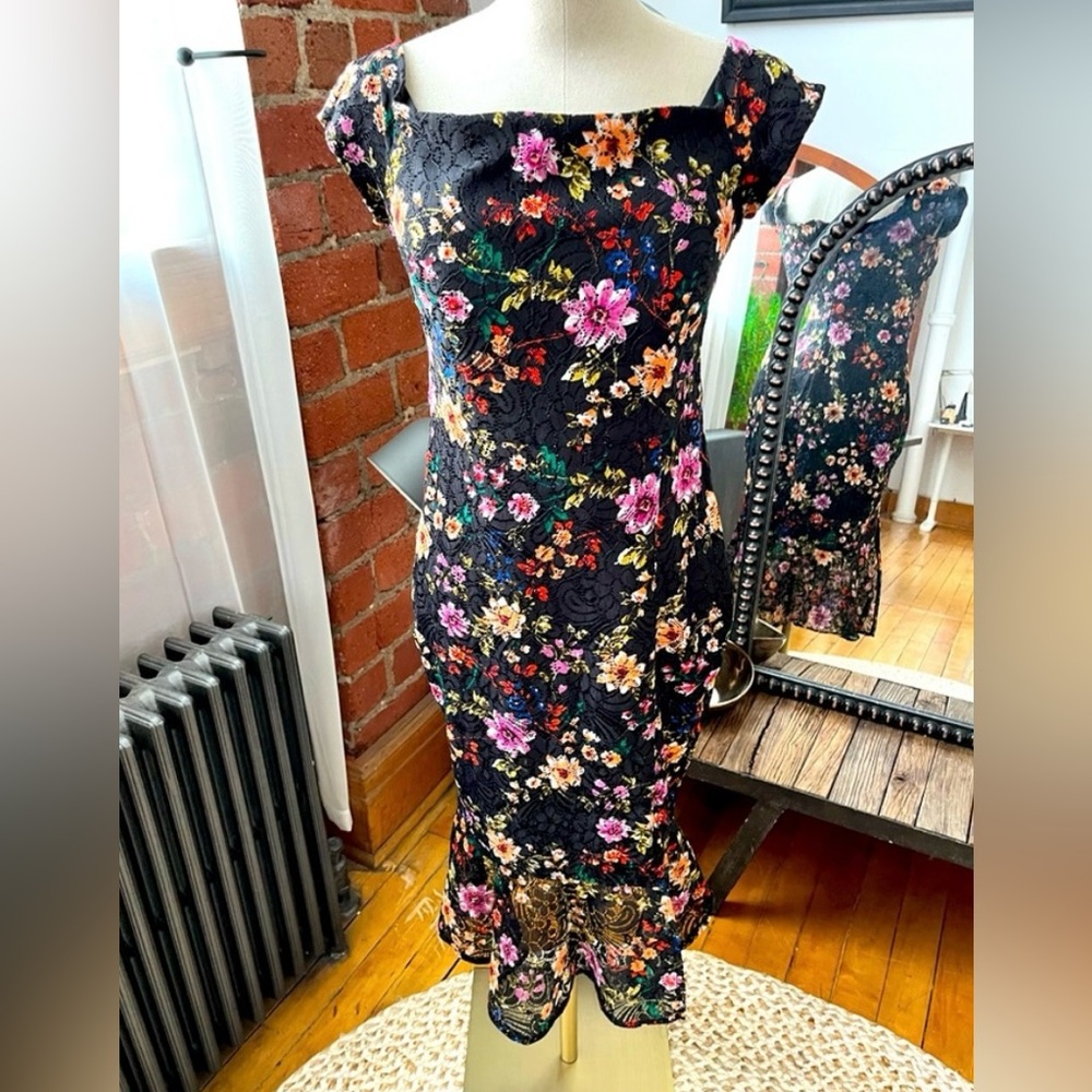 NWT - Floral Black Dress GUESS